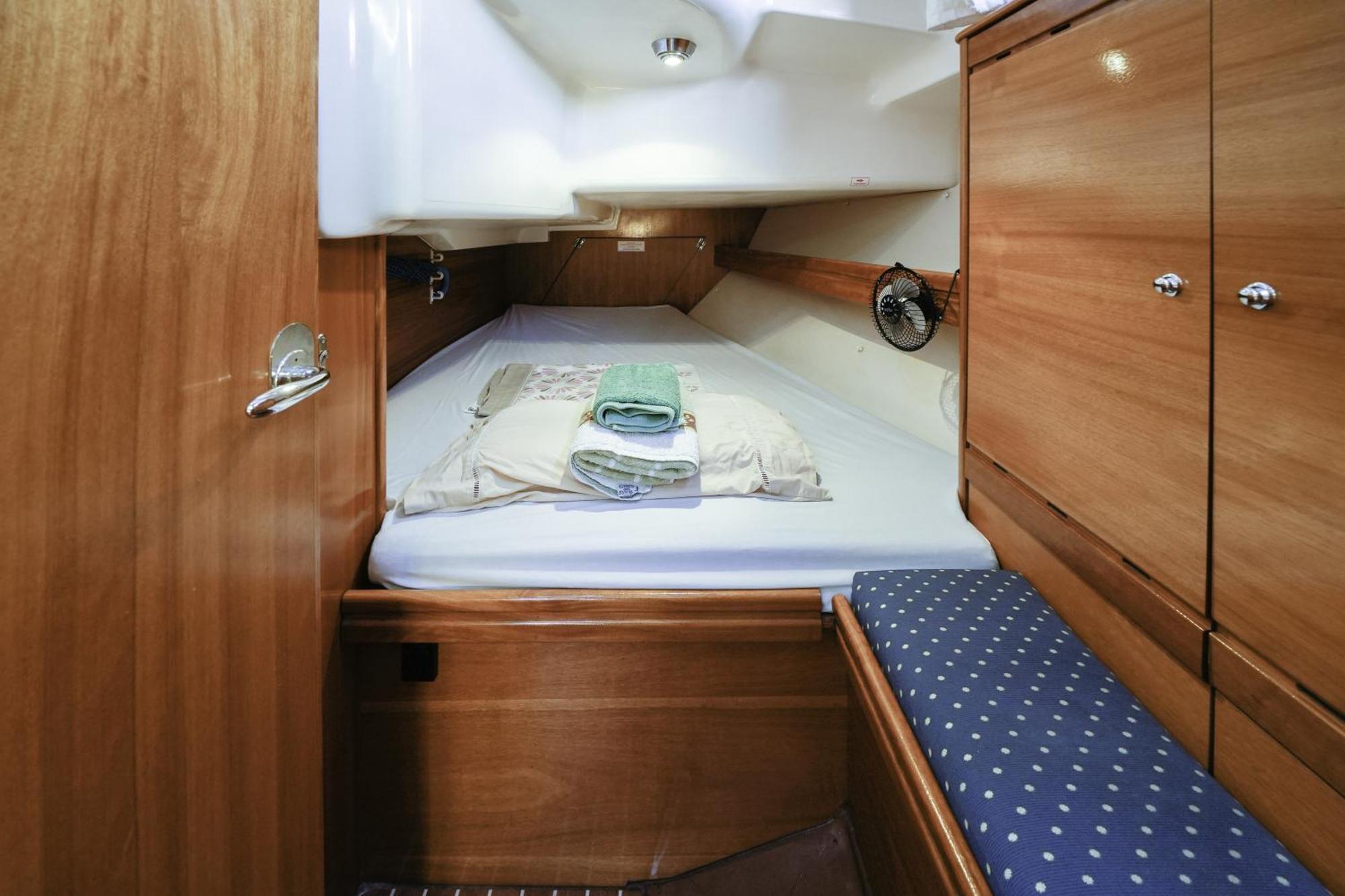Barco As Botel Masnou